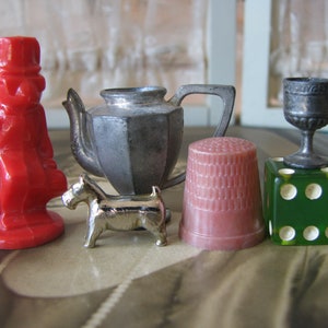 Vintage I SPY Spielteile, Fundstücke Spielstücke, Curated I SPY Spielstücke, Vintage Fundstücke, Antike Fundstücke Curio Cabinet