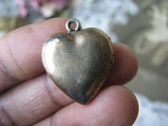 Vintage Gold Washed Heart Locket, Floral Etched S… - image 2