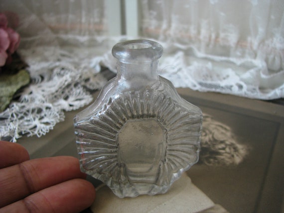 Antique Perfume Bottle, Antique Molded Glass Bott… - image 5