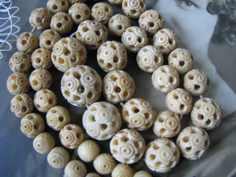 Flower Bead Necklace Bovine Beaded Necklace 1930/'s Bone Bead Necklace Carved Bone Bead Necklace Vintage Bone Bead Necklace