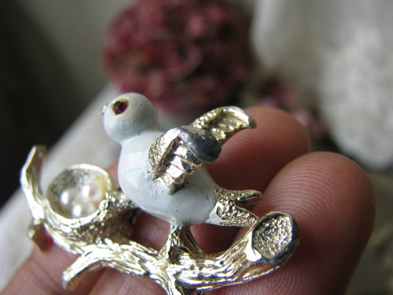 Vintage Bird Brooch, Bird Nest Brooch, Vintage Ge… - image 4