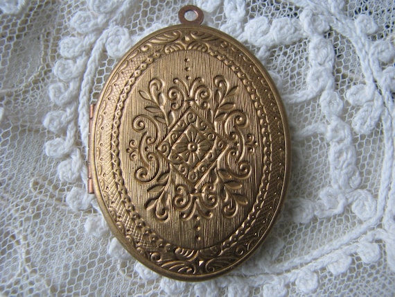 Victorian Locket, Vintage Victorian Style Locket,… - image 5