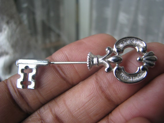 Vintage Stick Pin, Skeleton Key Stick Pin, Key St… - image 2