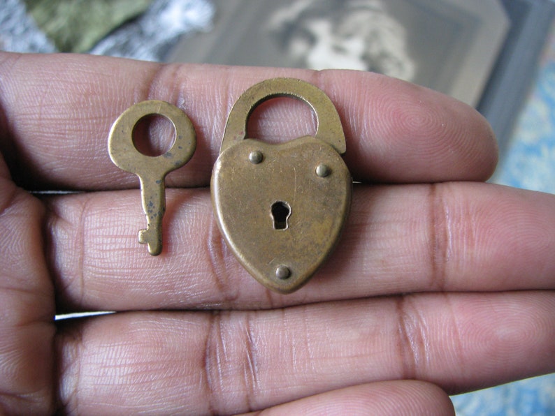 Padlock Pendant Key Pendant Vintage 1940/'s Brass Miniature Heart Padlock /& Key Vintage Mini Padlock and Key Steampunk Padlock and Key
