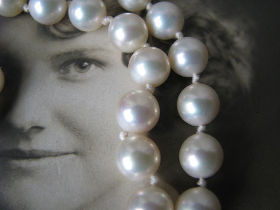 Vintage Glass Pearls Necklace, Woolworth Pearl Ne… - image 4