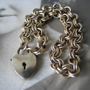 Pulsera con candado victoriano, pulsera con candado de corazón antiguo, pulsera con candado de corazón bañado en oro, símbolo de amor victoriano, amuleto MANTRA victoriano