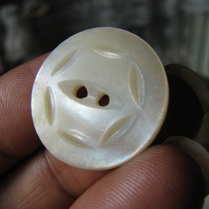 Antique Carved Shell Button, Antique Mother Of Pearl Button, Mother Of Pearl Button, Victorian Carved Button, White Mother Of Pearl