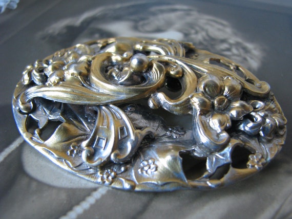 Antique Art Nouveau Brooch, Antique Floral Repous… - image 5