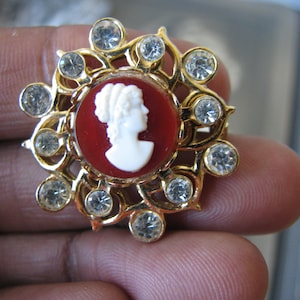 Vintage Cameo brooch, Victorian Style Cameo, Vintage Rhinestone Brooch, Plastic Cameo