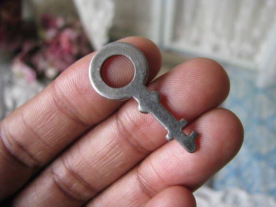 Charms / Ciondoli: Ciondolo Chiave Cuori In Metallo Argento Antico 50x18mm - Foto 6