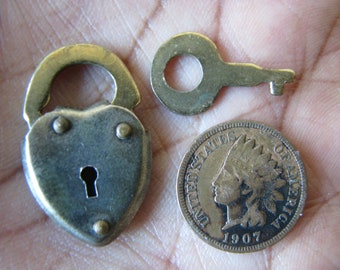 Vintage 1940's Brass Miniature Heart Padlock & Key, Vintage Mini Padlock and Key, Steampunk Padlock and Key, Padlock Pendant, Key Pendant