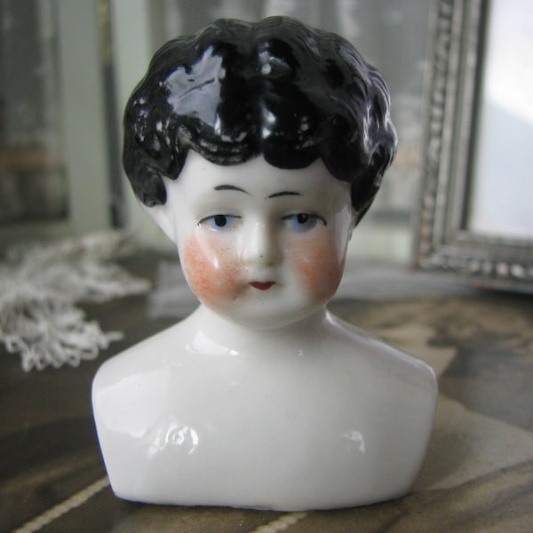 Tête de poupée antique, tête de poupée en porcelaine, tête de poupée victorienne