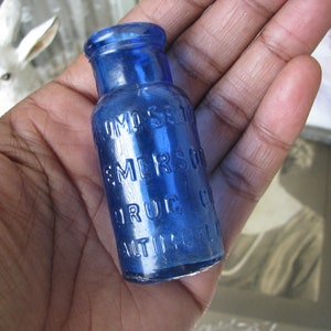 Antique Cobalt Bottle, BROMO SELTZER Bottle, Cobalt Blue Bottle, Cobalt Medicine Bottle, Small Medicine Bottle, Collectible Medicine Bottle