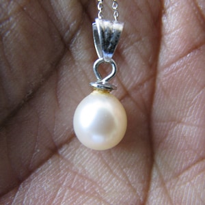 Oval Cultured Pearl Pendant, Vintage Cultured Pearl Pendant, Cultured Pearl Pendant, Wedding Necklace, Bridal Necklace