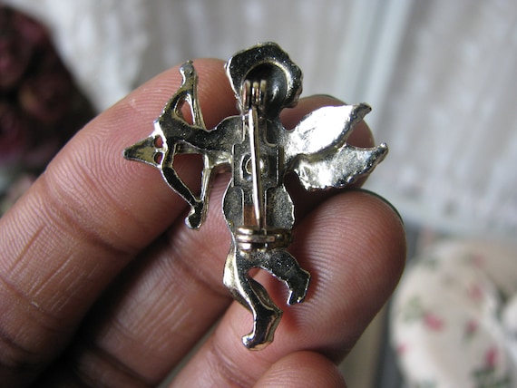 Cherub pin clearance