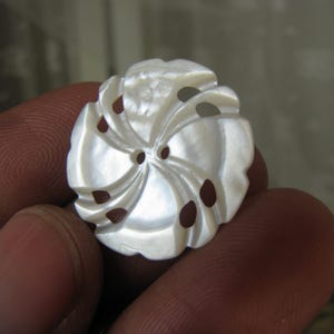 Antique Carved Shell Button, Antique Mother Of Pearl Button, Mother Of Pearl Button, Victorian Carved Button, White Mother Of Pearl