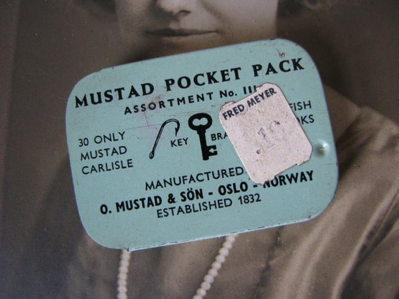 Antique Fish Hooks, Mustad Pocket Pack, Antique Fish Hooks Tin. 