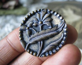 Antique Victorian Flower Picture Button, Collectible Sewing Notion