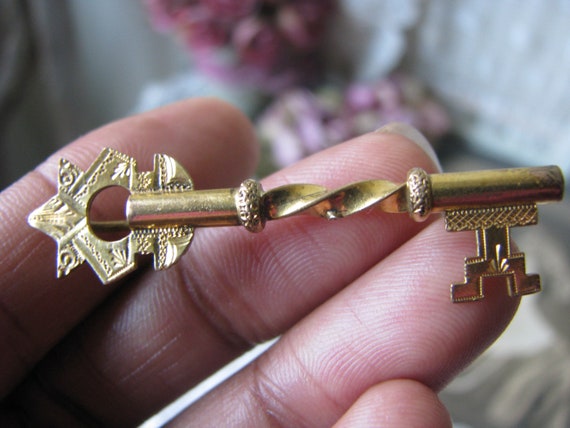 Antique Gold Filled Key Brooch, Victorian Key Bro… - image 2