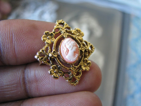 Vintage Cameo Brooch, Ornate Cameo, Small Vintage… - image 3