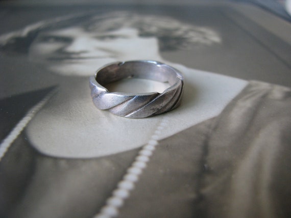Vintage Sterling Silver Band, Flat Twisted Silver… - image 1