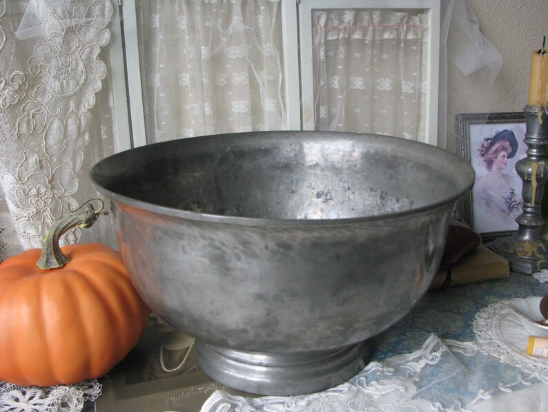 Antique Christmas Decor Antique Pewter Footed Bowl Wood /& Sons Boston N.G Large Antique Pewter Bowl Antique Halloween Decor