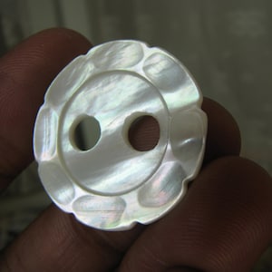 Antique Carved Shell Button, Antique Mother Of Pearl Button, Mother Of Pearl Button, Victorian Carved Button, White Mother Of Pearl