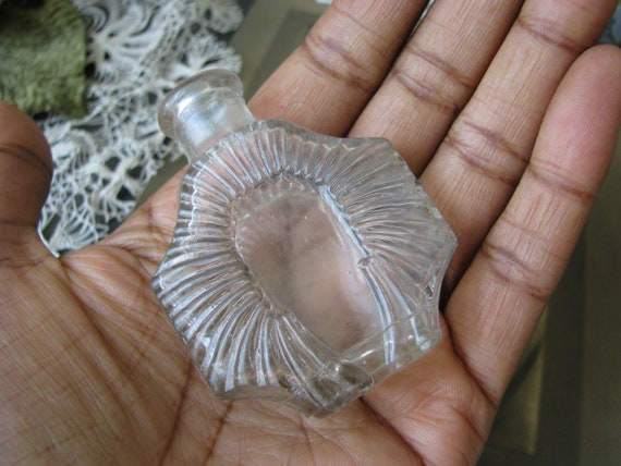 Antique Perfume Bottle, Antique Molded Glass Bott… - image 9