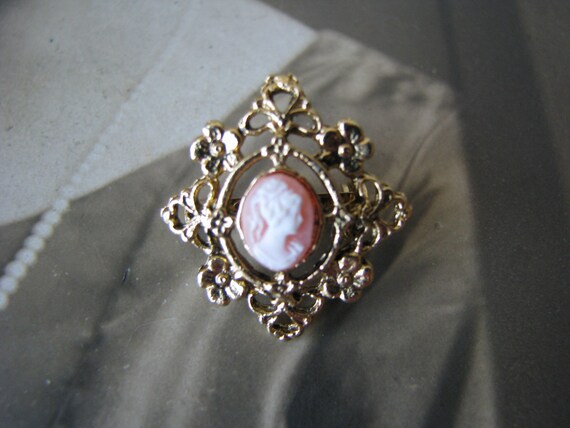 Vintage Cameo Brooch, Ornate Cameo, Small Vintage… - image 4