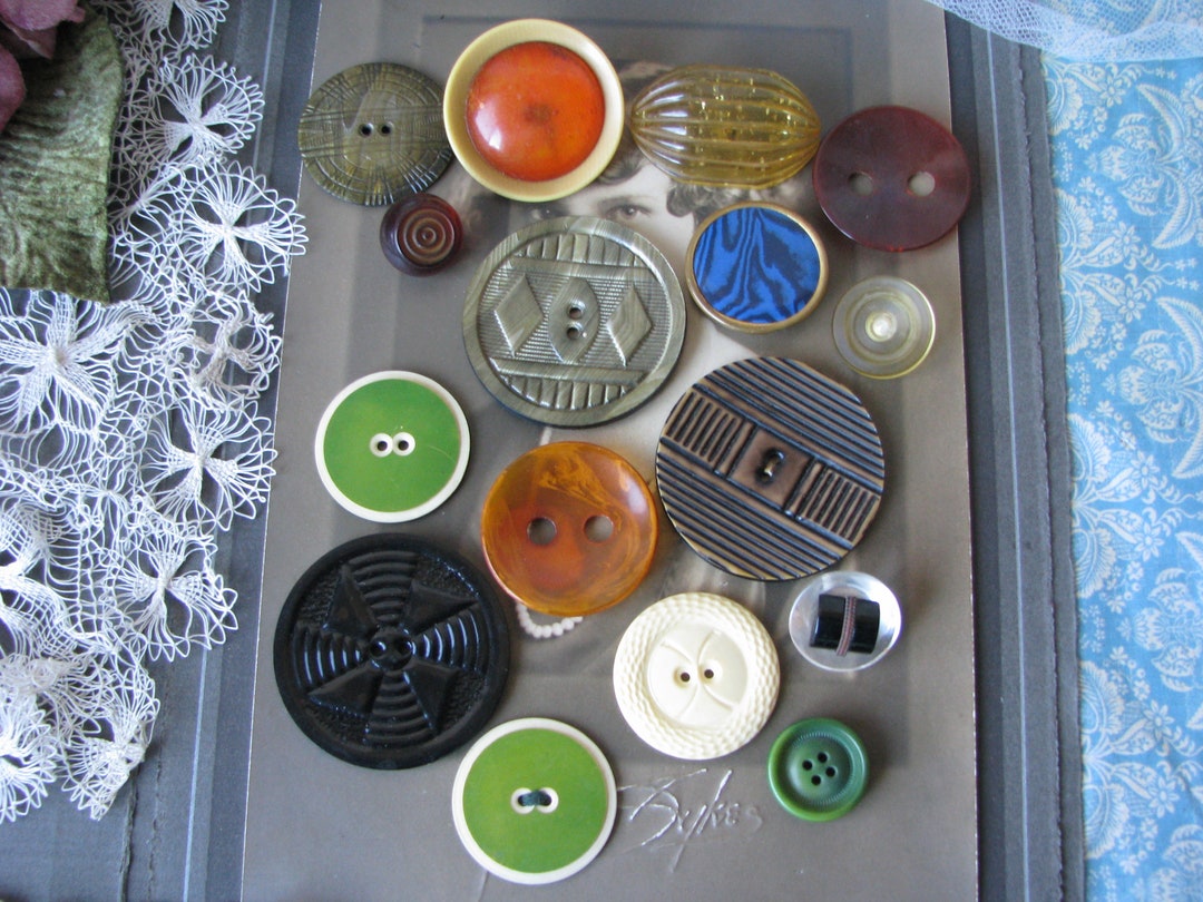 Vintage Coat Buttons Large Coat Buttons Vintage Plastic Coat Etsy Nederland