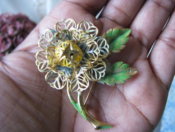 Vintage Metal Flower brooch, Filigree Flower Broo… - image 6