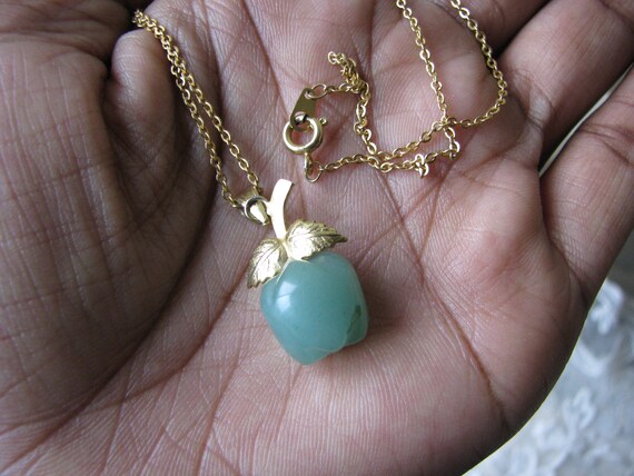 Vintage Faux Jade Necklace, Jade Apple Necklace, … - image 3