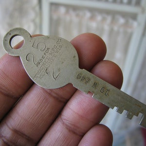 Antique Brass Key, Flat Brass Key, Antique Yale Padlock Key, Yale & Towne, Antique Steampunk Key, Key Pendant, Kewaunee MFG. CO.