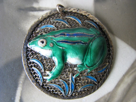 Antique Chinese Export Silver Cloisonne Frog Pend… - image 1