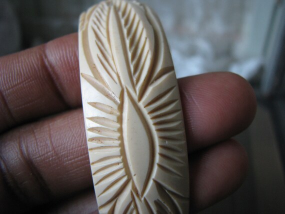 Antique Celluloid Bracelet, Carved Celluloid Bang… - image 5