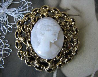Camée Vintage En Coquillage - Broche Profil Femme - Style Ancien - À Restaurer