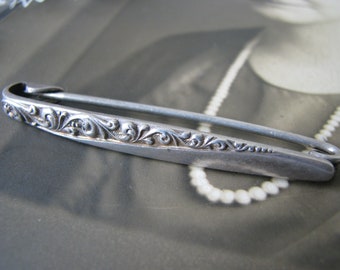 Victoriaanse sterlingzilveren repousse-staafbroche, antieke huwelijkssieraden