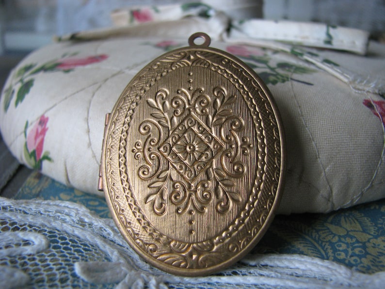 Vintage Victorian Style Locket Victorian Locket Vintage Oval Locket Large Oval Locket Stamped Brass Locket