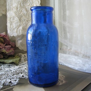 Antique Cobalt Bottle, BROMO SELTZER Bottle, Cobalt Blue Bottle, Cobalt Medicine Bottle, Small Medicine Bottle, Collectible Medicine Bottle