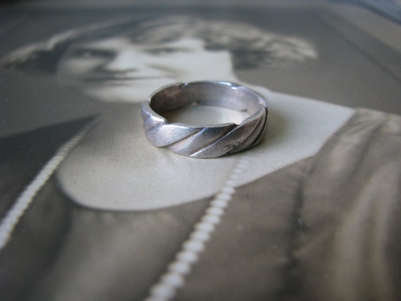 Vintage Sterling Silver Band, Flat Twisted Silver… - image 7