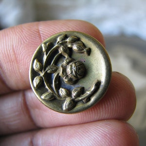 Antique Picture Button, Victorian Picture Button, Flower Picture Button, Large Picture Button, Victorian Sewing Notions, Collectable Button