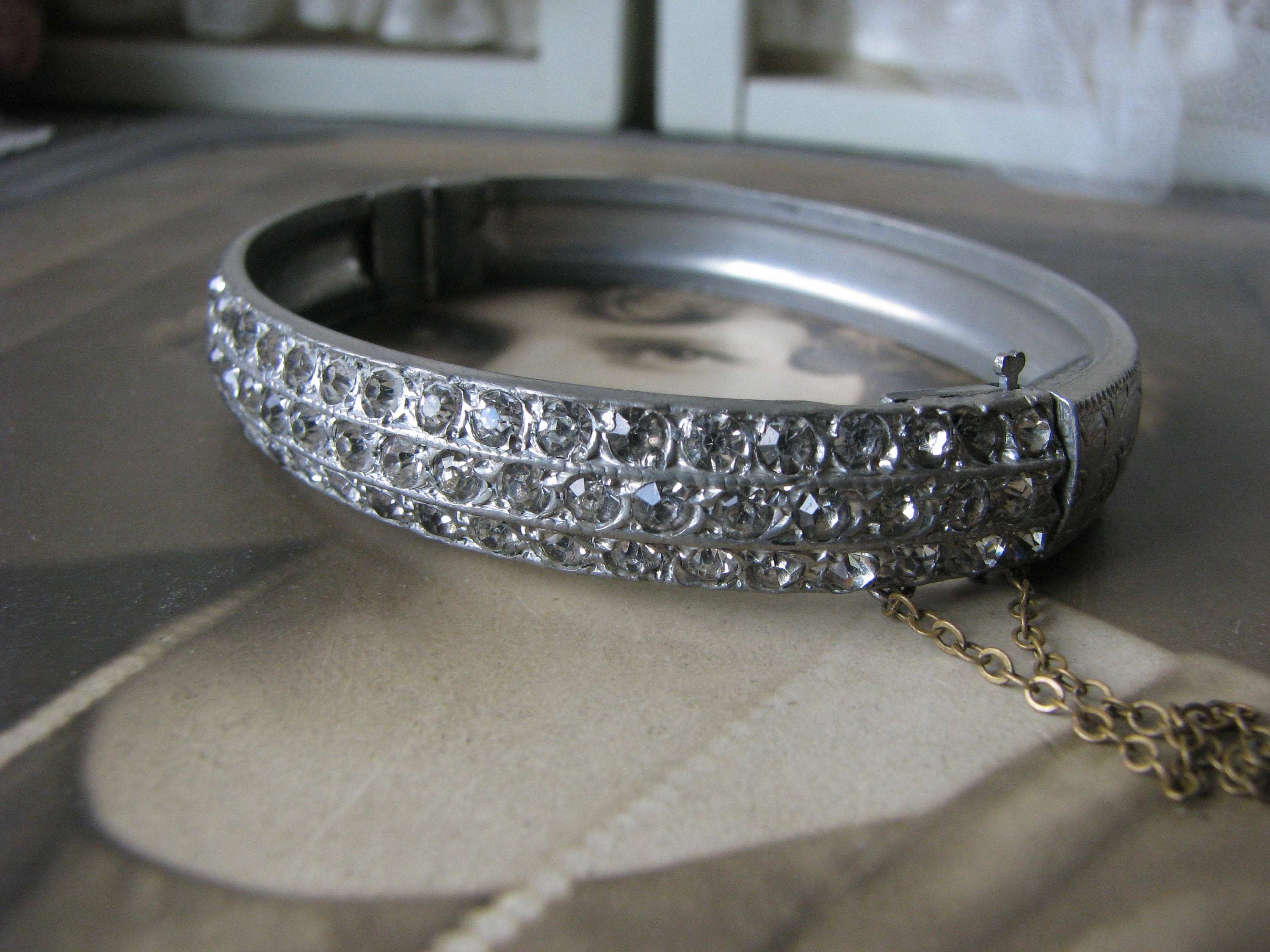Bracelet Jonc Artisanal En Métal Argenté - Style Art Nouveau / Art Déco, Vintage