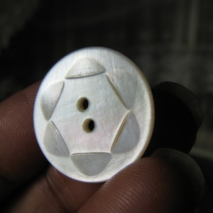 Antique Carved Shell Button, Antique Mother Of Pearl Button, Mother Of Pearl Button, Victorian Carved Button, White Mother Of Pearl