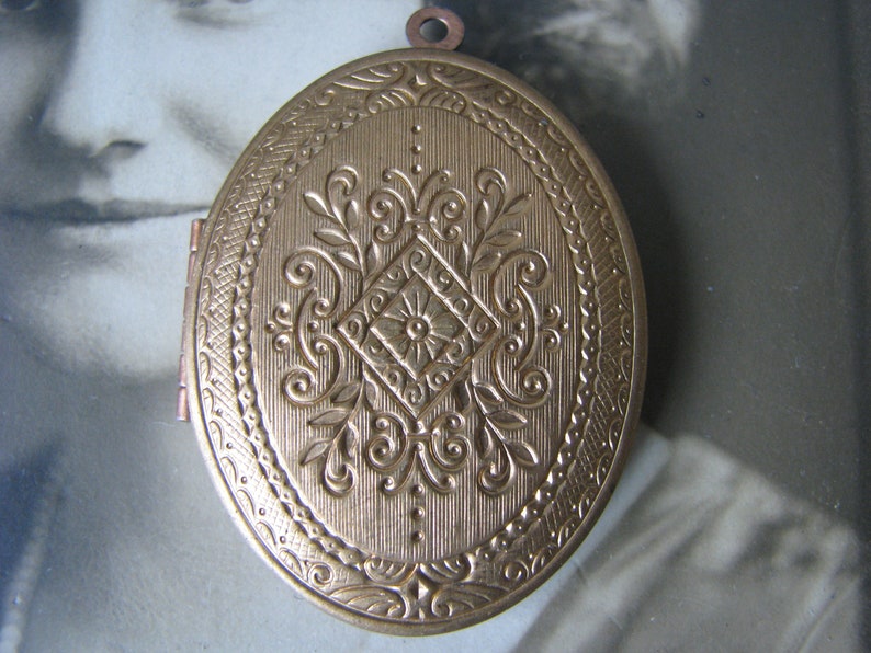 Vintage Victorian Style Locket Victorian Locket Vintage Oval Locket Large Oval Locket Stamped Brass Locket