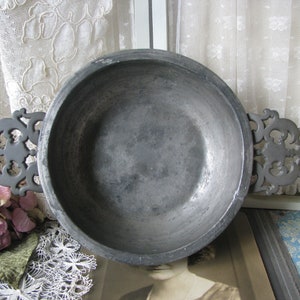 Grand vintage Pewter Porringer, vintage Pewter Porringer, vintage Halloween Decor, vintage Christmas Decor, Pewter Porringer, Pewter Bowl