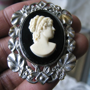 Vintage Celluloid Cameo Brooch, Black & White Cameo Brooch, Celluloid Cameo Brooch, Gothic Brooch, Art Deco Brooch