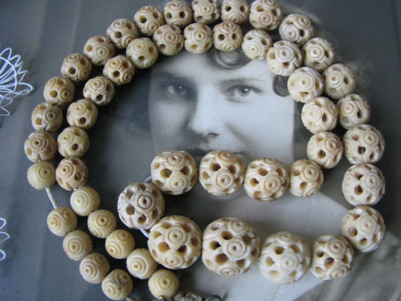 Flower Bead Necklace Bovine Beaded Necklace 1930/'s Bone Bead Necklace Carved Bone Bead Necklace Vintage Bone Bead Necklace