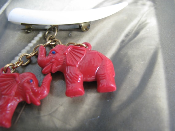 Art Deco Brooch, Celluloid Elephant Brooch, Eleph… - image 3