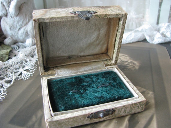 Antique Jewelry Display Box, Antique Jewelry Pres… - image 1