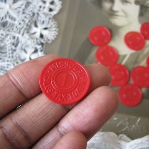 Vintage Umsatzsteuer-Token, Rote Kunststoff-Token, 1940er Steuer-Token, Missouri-Umsatzsteuer-Token, rote Umsatzsteuer-Token,